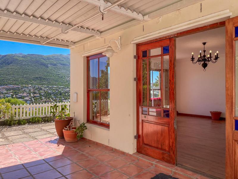 To Let 4 Bedroom Property for Rent in Hout Bay Western Cape